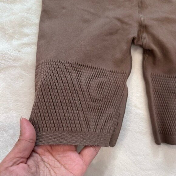 Fabletics SculptKnit High-Waisted Short in Dark Warm Grey Size Small - Picture 5 of 12